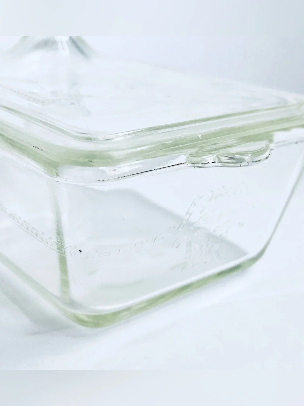 Vintage Glasbake 254 Refrigerator Dish Clear Glass Embossed Lid 1.5 Qt USA